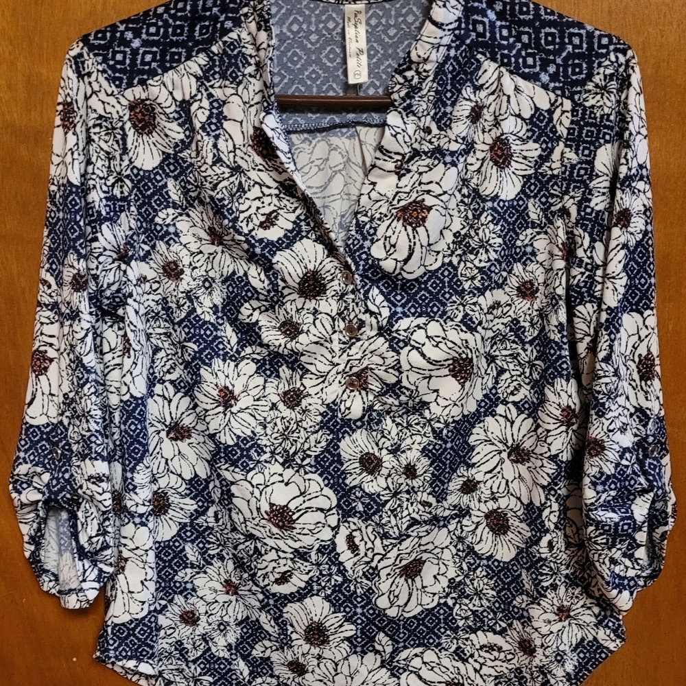 PerSeption Petite Floral Design Shirt.